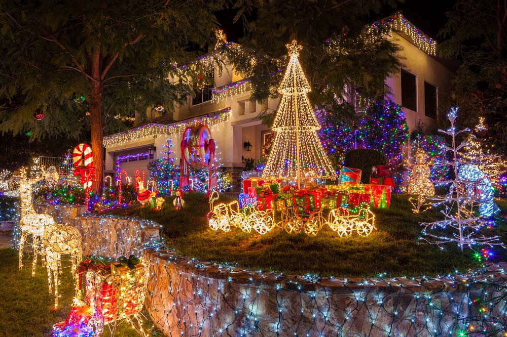 Best Places to View the Christmas Lights in California