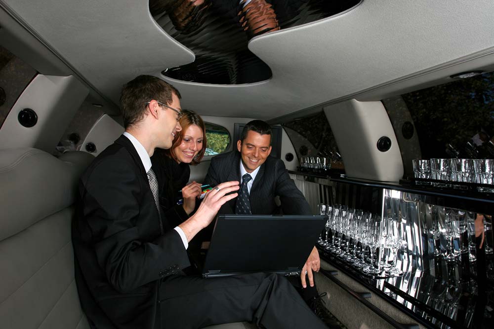 Benefits of Hiring a Corporate Limousine